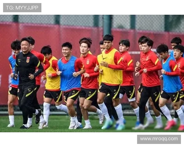 中国男足迎战强敌备战亚洲杯 热身赛表现不佳仍引期待